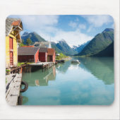 Fjaerlandsfjord Fjordlandschaft in Norwegen Mousepad (Vorne)