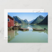Fjordlandschaft mit Bootshaus und Bergen Postkarte (Vorne/Hinten)