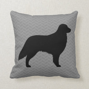Flachbeschichtete Retriever-Silhouette Kissen