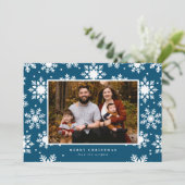 flache weiße Schneeflocken im Hintergrund Feiertagskarte (Stehend Vorderseite)