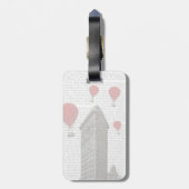 Flacheisen-Gebäude und Rot-Heißluftballons Gepäckanhänger (Rückseite vertikal)