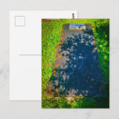 Flacher Grabstein mit Blattschatten Postkarte (Vorne/Hinten)