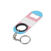Flag "Funky Boho Stripe Abstrakt Transgender Pride Mini Flaschenöffner (Rückseite Schrägansicht)