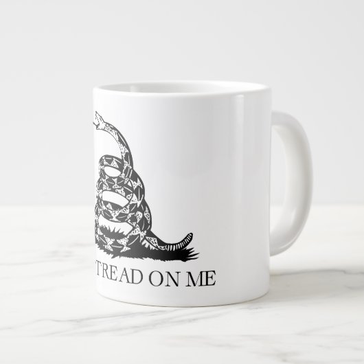 Flag Gadsden Rattlesnake: Revolutionärer Krieg 177 Jumbo-Tasse (Vorderseite Rechts)