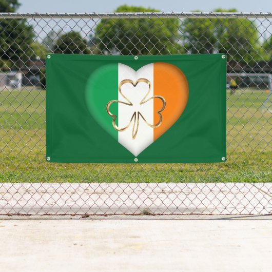 Flag Irland Herz mit Kleeblatt St. Patrick Banner (Insitu)