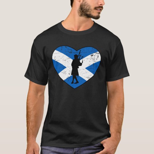 Flag of Scotland Heart Bagpipe Player Silhouette T-Shirt (Vorderseite)