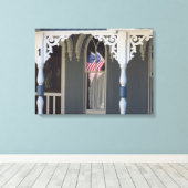 Flag Reflections - Martha's Vineyard Leinwanddruck (Insitu (Holzboden))