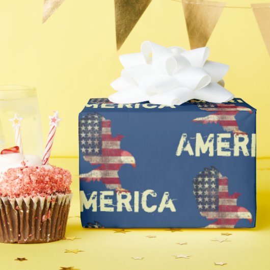 Flag und Adler mit amerikanischem Text Geschenkpapier (Geburtstagsparty)