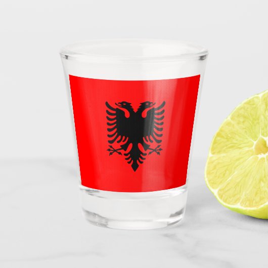 Flagge Albaniens Schnapsglas (Vorderseite)
