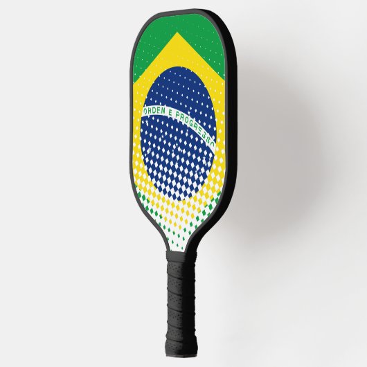 Flagge Brasiliens mit Halftone-Effekt Pickleball Schläger (Links)