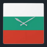 Flagge Bulgariens Quadratische Wanduhr<br><div class="desc">Die bulgarische Flagge ist eine horizontale Trikolore. Die verwendeten Farben in der Flagge sind rot,  weiß,  grün. Der Anteil der bulgarischen Flagge beträgt 3:5. Die Flagge Bulgariens wurde 1991 adoptiert. Die erste Verwendung der aktuellen Flaggengestaltung erfolgte 1879. Die letzte Änderung an der derzeitigen bulgarischen Flaggengestaltung erfolgte 1991.</div>