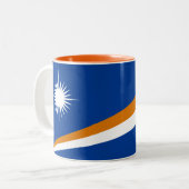 Flagge der Marshall-Inseln Zweifarbige Tasse (Vorderseite Links)