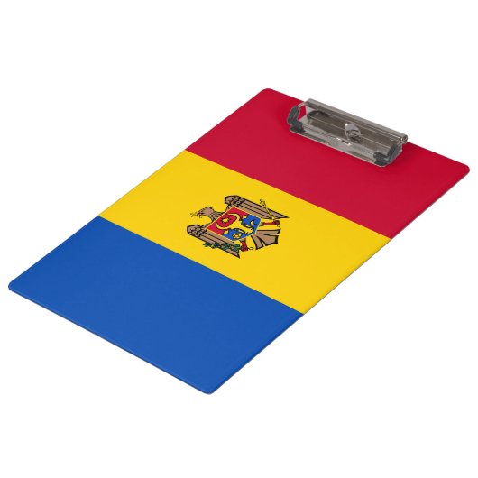 Flagge der Republik Moldau Klemmbrett (Schrägansicht)