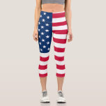 Flagge der USA - USA - Patriotik Capri Leggings<br><div class="desc">USA - USA - Flag - Patriotic - Unabhängigkeitstag - 4. Juli - Anpassbar - Wählen / Fügen Sie Ihren einzigartigen Text / Farbe / Bild - Make Your Special Gift - Neu formatieren und verschieben oder entfernen und hinzufügen / Bild mit Anpassungs-Tool. Sie können Designs auch auf mehr als...</div>