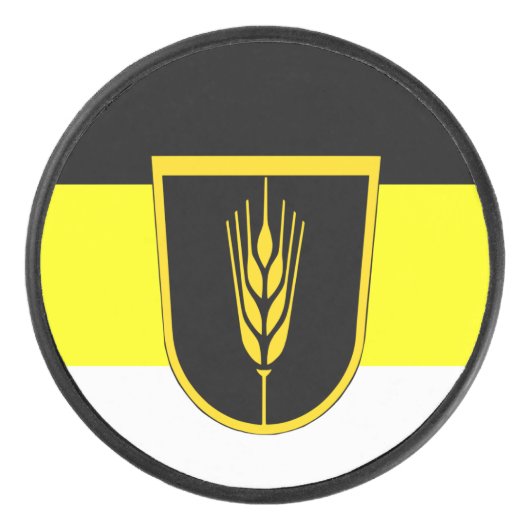 Flagge der Wolgadeutschen (schwarz/gelb/weiß) Eishockey Puck (Vorderseite)