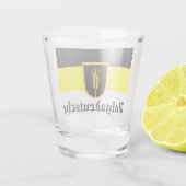 Flagge der Wolgadeutschen (schwarz/gelb/weiß) Schnapsglas (Rückseite)