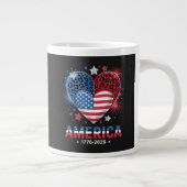 Flagge Herz Leopard 1776 2026 4. Juli Jumbo-Tasse (Rechts)