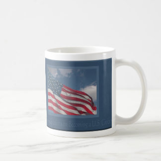 Flagge in den Wolken/in den Glückwünschen auf dem Kaffeetasse