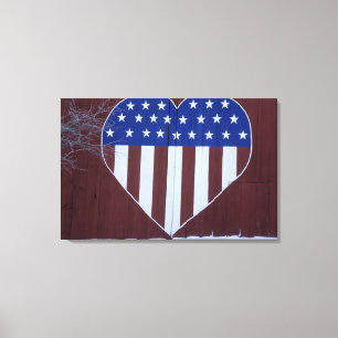 Flagge in Herzform auf Scheune gemalt nach 9-11. Leinwanddruck