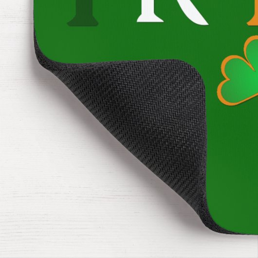 Flagge irisch gefärbt mit Kleeblatt-Entwurf Mousepad (Ecke)