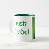 Flagge, irischer Stolz! Zweifarbige Tasse (Vorderseite Links)