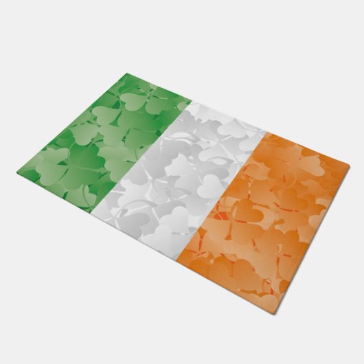 Flagge Irlands mit Kleeblättern Fußmatte (Schrägansicht)