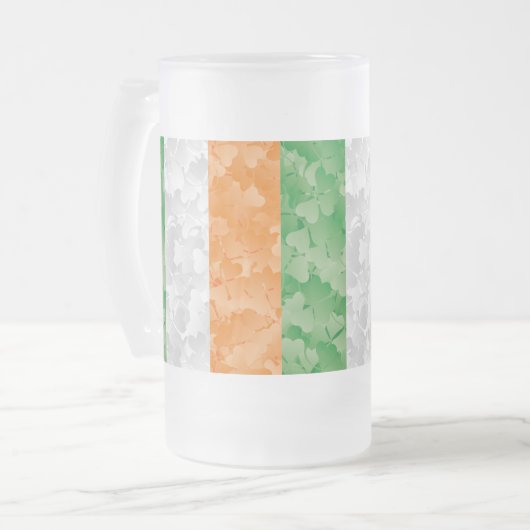 Flagge Irlands mit Kleeblättern Mattglas Bierglas (Vorderseite Links)