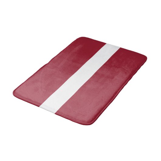 Flagge Lettlands Badematte (Schrägansicht)