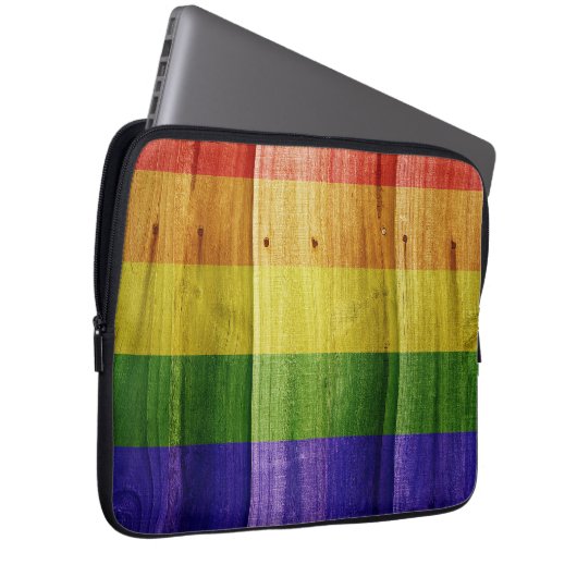 Flagge mit hölzernem Regenbogen Laptopschutzhülle (Vorne Rechts)
