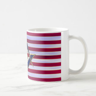 Flagge mit Quadrat und Kompasssen Kaffeetasse