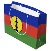 Flagge Neukaledoniens Große Geschenktüte (Rückseite Schrägansicht)