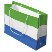 Flagge Sierra Leones Große Geschenktüte (Vorderseite Schrägansicht)