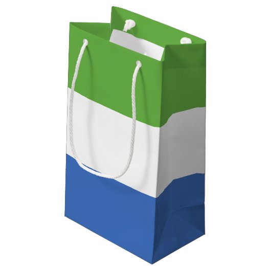 Flagge Sierra Leones Kleine Geschenktüte (Rückseite Schrägansicht)