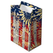 Flagge und Sonnenblumen Mittlere Geschenktüte (Vorderseite Schrägansicht)