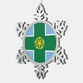 Flagge von Derbyshire Schneeflocken Zinn-Ornament (Rechts)