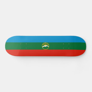 Flagge von Karatschai-Tscherkessien Skateboard