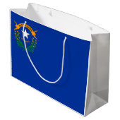 Flagge von Nevada Große Geschenktüte (Rückseite Schrägansicht)