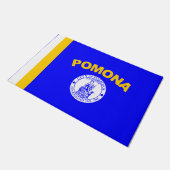 Flagge von Pomona (Kalifornien) Fußmatte (Schrägansicht)
