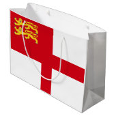 Flagge von Sark Große Geschenktüte (Rückseite Schrägansicht)
