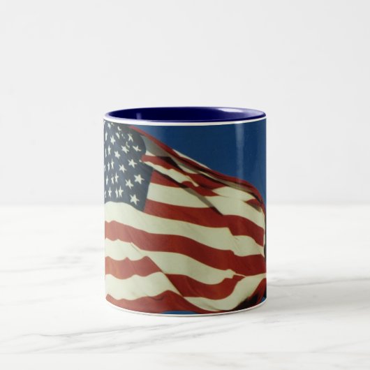 FlaggeKaffeetasse Zweifarbige Tasse (Mittel)