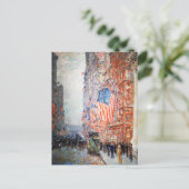 "Flaggen auf dem Waldorf" von Childe Hassam Postkarte (Stehend Vorderseite)