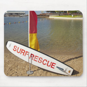 Flaggen und Surf-Rettungsbrett Mousepad