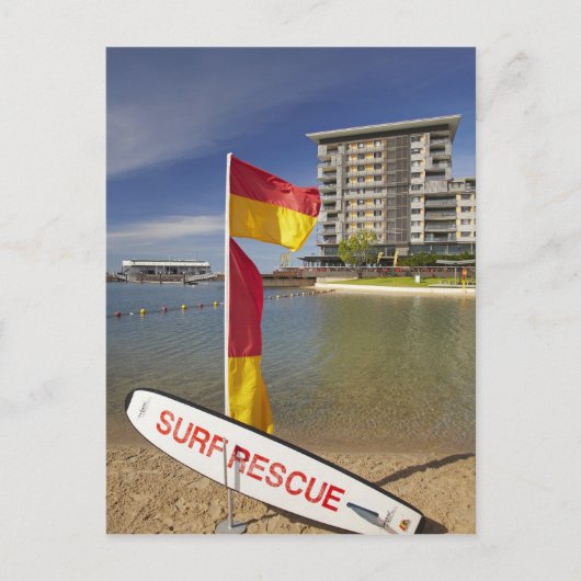 Flaggen und Surfbrett Postkarte (Vorderseite)
