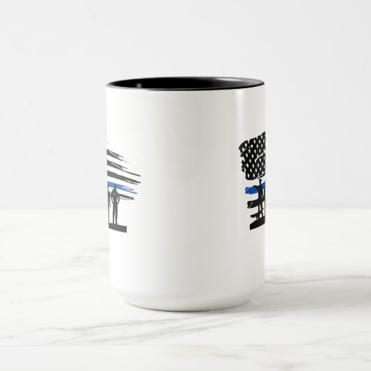 Flaggenpolizei mit dünner blauer Linie Tasse (Zentrum)