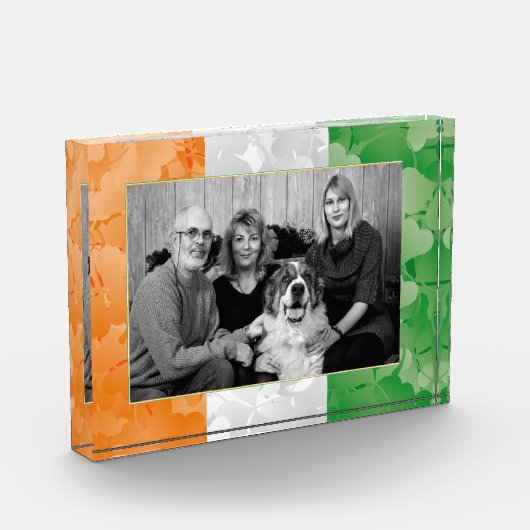 Flaggenrahmen des St. Patrick's Day Irish Kleeblat Fotoblock (Links)