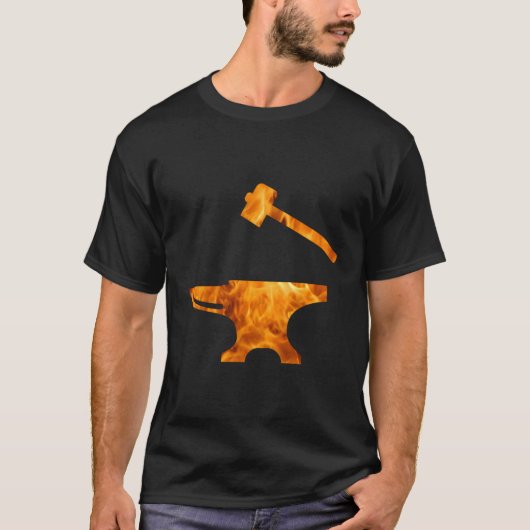 Flaming Anvil Hammer Blacksmith Metalworking T-Shirt (Vorderseite)