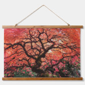 Flaming Gnarly Japanese Maple Tree Wandteppich Mit Holzrahmen (Vorne)