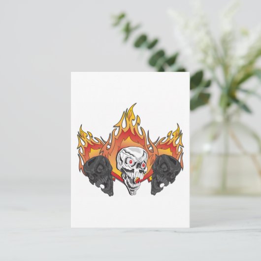 Flaming Skulls Postkarte (Stehend Vorderseite)