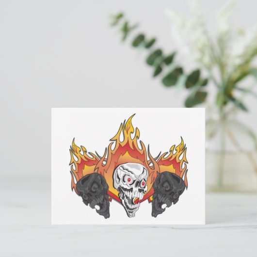 Flaming Skulls Postkarte (Stehend Vorderseite)