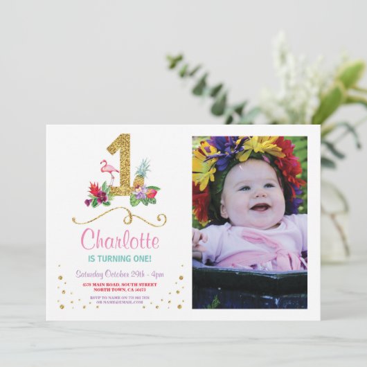 Flamingo Aloha First One Birthday Party Foto Einladung (Stehend Vorderseite)